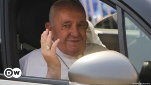 Papa Francisco saldrá del hospital el sábado, según el Vaticano | El Mundo | DW