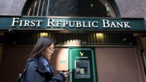 Por qué son los bancos medianos los que están en el centro de la crisis financiera (y qué tiene que ver con el nerviosismo de los mercados)