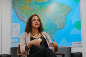 Sesgos e desinformación de ChatGPT preocupan en Brasil