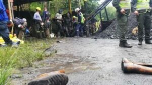 Suben a 11 los muertos por la explosión de una mina en Colombia