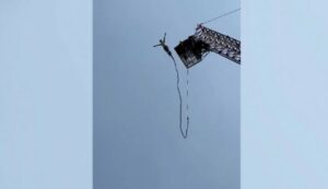 Turista sobrevive a salto en bungee en Tailandia tras romperse la cuerda