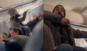 Un hombre intenta abrir una salida de emergencia en pleno vuelo y apualar a una azafata