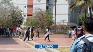 Universidad del Atlántico: bloqueos en el corredor universitario - Barranquilla - Colombia