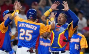 Venezuela da el golpe y gana el segundo juego del Clásico Mundial de Béisbol - AlbertoNews