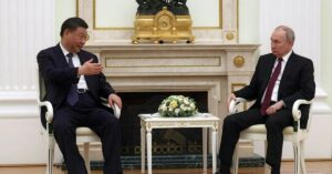 Xi Jinping invitó a Putin a visitar Beijing y afianza sus lazos tras la orden de arresto por crímenes de guerra