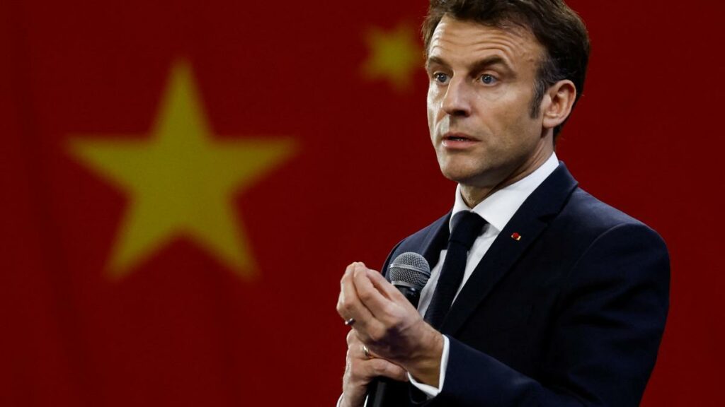 Macron promulga oficialmente la ley de pensiones en Francia