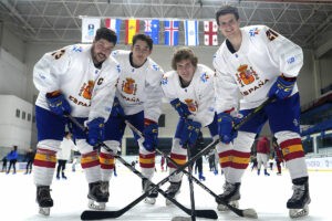 Amateurs, annimos y mundialistas: as es la seleccin espaola de hockey sobre hielo