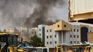 Arabia Saudí evacua a sus ciudadanos de Sudán mientras Jordania prepara la salida de 300 nacionales