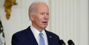 Biden urge a restringir uso de las armas tras varios sucesos