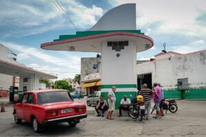 Cuba: la crisis de la gasolina fustiga a Daz-Canel das antes de asumir su segundo mandato