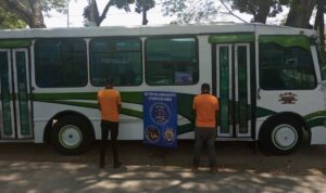 Detenidos chófer y colector de bus por presunto abuso a una menor en La Romana