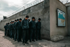 EL MUNDO accede a un campo de prisioneros rusos: "Somos soldados de usar y tirar. Vinimos aqu sin saber nada de Ucrania"