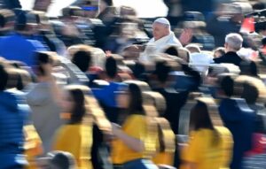 El Papa Francisco afirma que las mujeres son "generosas" aunque hay alguna "neurtica"