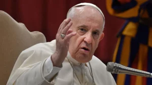Papa Francisco no podrá oficiar todos los actos litúrgicos de Semana Santa por infección respiratoria que lo mantiene hospitalizado