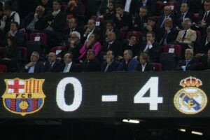 El Real Madrid golea y elimina al FC Barcelona para clasificarse a la final de la Copa del Rey