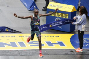 El keniata Chebet gana el maratn de Boston en un mal da de Kipchoge