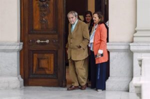 El poeta Rafael Cadenas llegó a Madrid para recibir el premio Cervantes