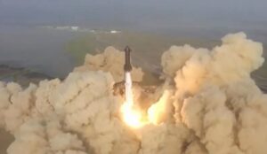 El supercohete con Starship explota a los 4 minutos del despegue