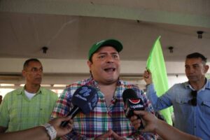 Fernando Andrade: “En el interior del Táchira pasan hasta 12 días para surtir gasolina”