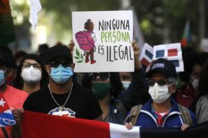 Fiscales en Chile piden encarcelar a migrantes sin documentos