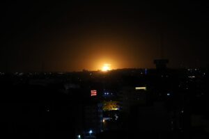 Israel bombardea Líbano en respuesta por los cohetes lanzados desde su territorio