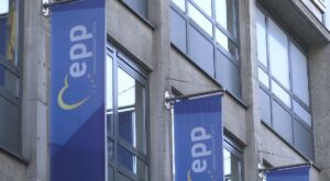 La policía registra la sede del Partido Popular Europeo en Bruselas