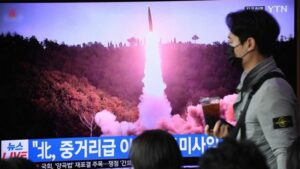 Lanzamiento de misil de Corea del Norte causa confusión y órdenes de evacuación en Japón