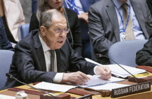 Lavrov acusa a Occidente de crear un umbral "aún más peligroso que la Guerra Fría"