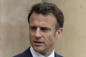 Macron admite "la clera" de los franceses, pero da por zanjada la crisis