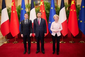 Macron pide a China que haga entrar en razón a Rusia