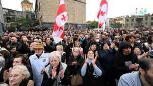 Miles de georgianos se manifiestan contra la injerencia externa