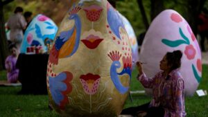 Ramos en Semana Santa y huevos para la Pascua, dos tradiciones bien distintas con origen común
