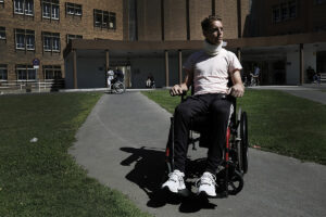 Sergio Romn Martn, un ciclista en el Hospital de Parapljicos de Toledo: "Prefiero estar en una silla de ruedas que con un ramo de flores encima"