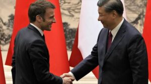 Emmanuel Macron visita China y se reúne con Xi Jinping. Foto: EFE.