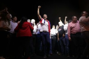 el partido Colorado retiene el poder de la mano de Santiago Peña