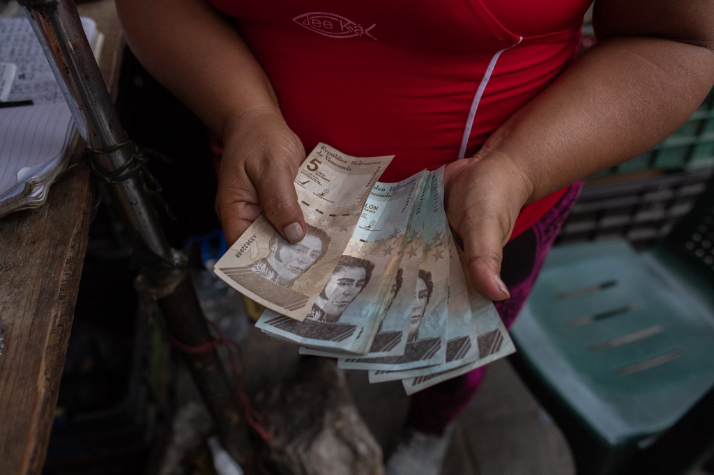 En Venezuela, tres de cada diez mujeres trabajan y ganan 36% menos que los hombres, según Encovi