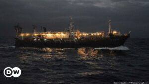 Barco pesquero chino vuelca en océano Índico y hay 39 desaparecidos | El Mundo | DW