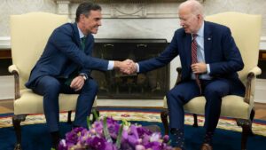 Biden felicita a Sánchez por su “tremendo trabajo” en inmigración