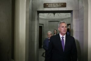 Biden y McCarthy hablaron en privado sobre el techo de la deuda, pero sin acuerdo