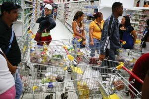 Canasta alimentaria de abril costó casi 400 dólares, según el Observatorio Venezolano de Finanzas (+Datos)