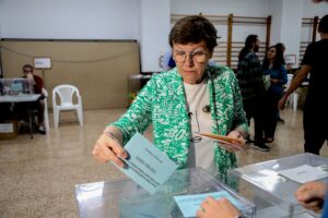 Conservadores del PP se imponen en elecciones municipales y regionales en España