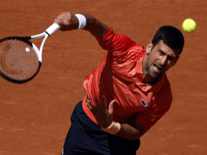 Djokovic se estrenó con victoria en Francia