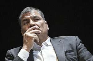 Ecuador: Correa planea el asalto al poder con el pas en calma total
