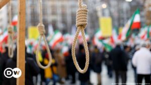 Ejecución de tres manifestantes causa nuevas protestas en Irán | El Mundo | DW