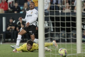 El Valencia suma un punto contra el miedo en el duelo ante el Villarreal