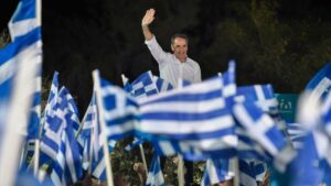 El primer ministro Mitsotakis apunta a la victoria en las elecciones de Grecia a pesar de los escándalos