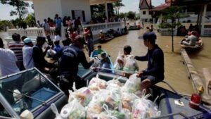 El tejado de una escuela de Tailandia se derrumba dejando al menos siete muertos