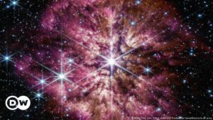 El telescopio James Webb detecta señales de "estrellas supermasivas" de insólitas dimensiones | Ciencia y Ecología | DW