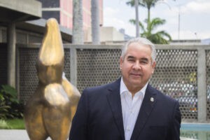 Enrique López Loyo apuesta por gerencia transparente en la UCV