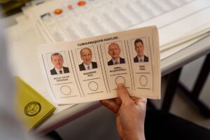 Erdogan cae por debajo del 50 por ciento de votos con el 89 por ciento escrutado en las presidenciales turcas